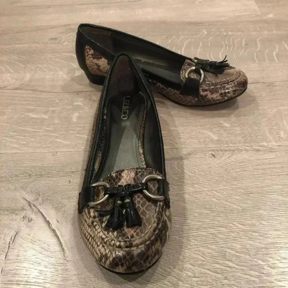 Liz and co - snake skin material- 71/2